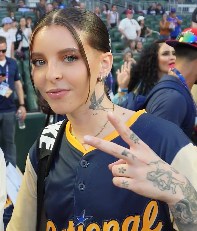 Young Miko, Puerto Rican rapper known for gender-fluid style